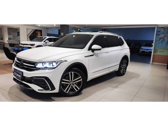 VOLKSWAGEN TIGUAN 2.0 300 TSI GASOLINA ALLSPACE R-LINE AUTOMÁTICO VOLKSWAGEN TIGUAN 2.0 300 TSI GASOLINA ALLSPACE R-LINE AUTOMÁTICO
